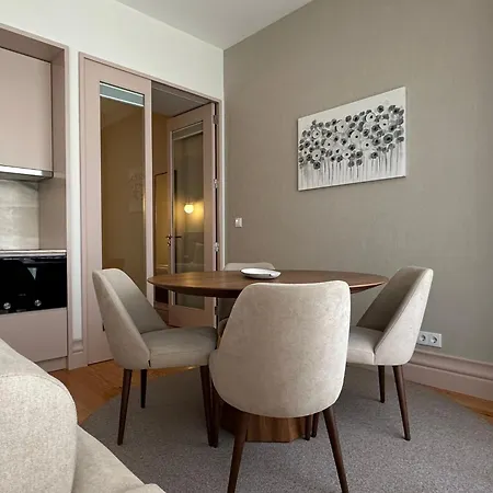 Lit - Clerigos Apartment