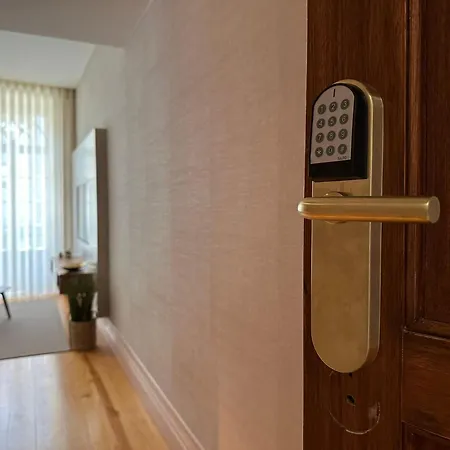 Lit - Clerigos 아파트 포르투